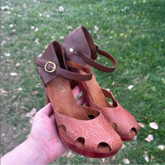 Calleen Cordero Brown Leather Peep Toe Heels - Handcrafted Boho Artisan Sz 7.5 - Picture 3 of 6